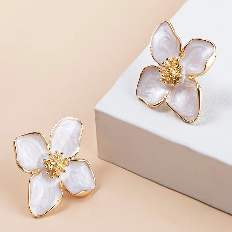 Brincos Femininos Flor Rosa e Branca / Elegante, Delicado e Fashion