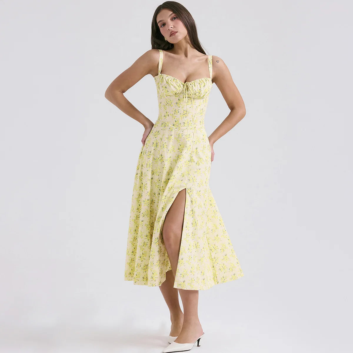 Vestido Feminino de Verão 2025 – Midi Elegante, Floral Amarelo, Alças Spaghetti, Ideal para Festa