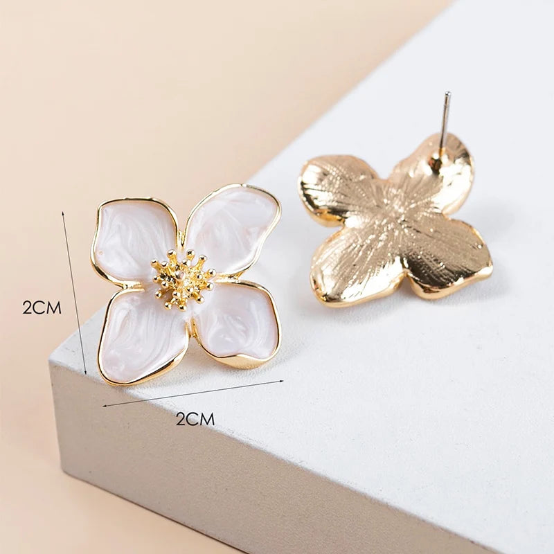 Brincos Femininos Flor Rosa e Branca / Elegante, Delicado e Fashion