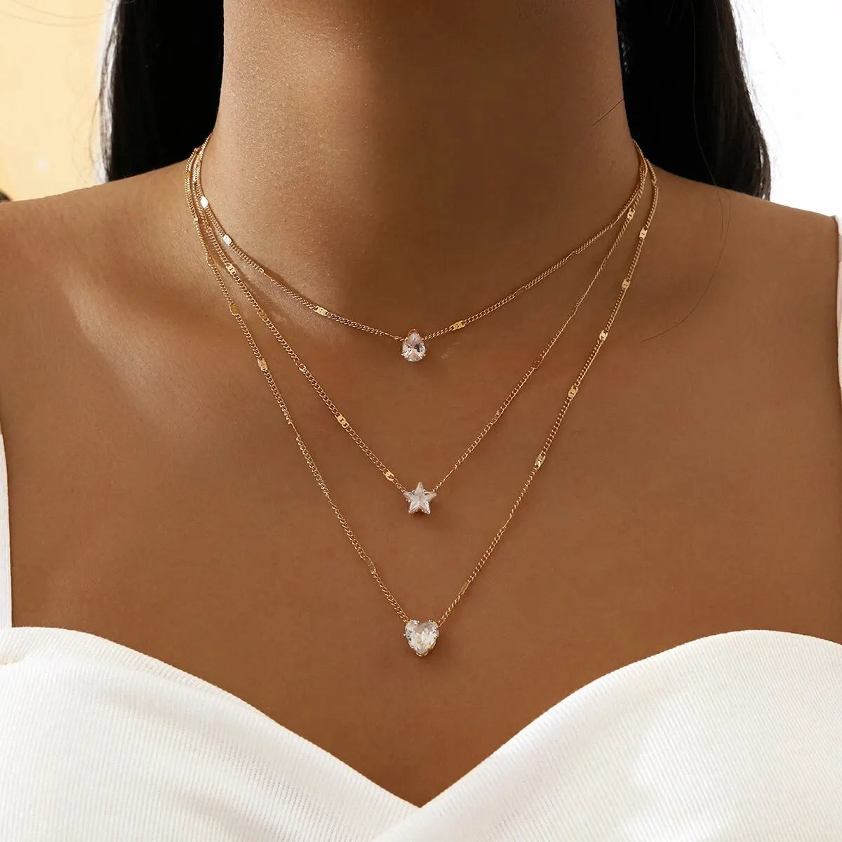 Colar Feminino Multicamadas – Pingentes Gota, Coração e Estrela, Estilo Delicado e Luxo